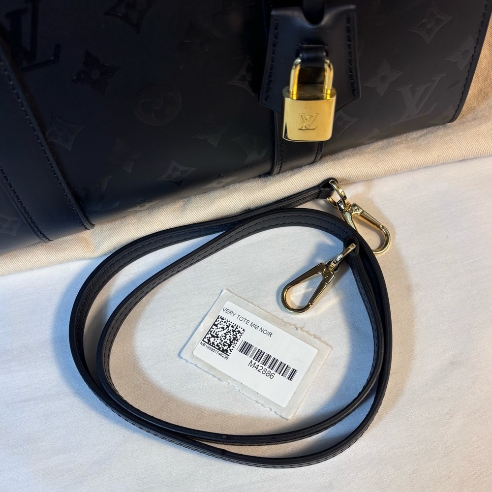 Gorgeous Louis Vuitton Very Mm Tote Black Sold - Picture 13 of 16